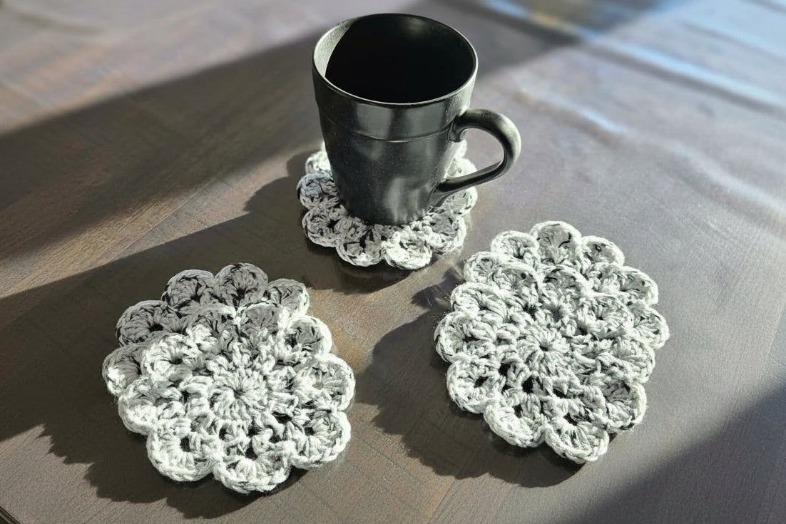 Ensemble de 6 sous-verres au crochet - Tons de blanc et Noir