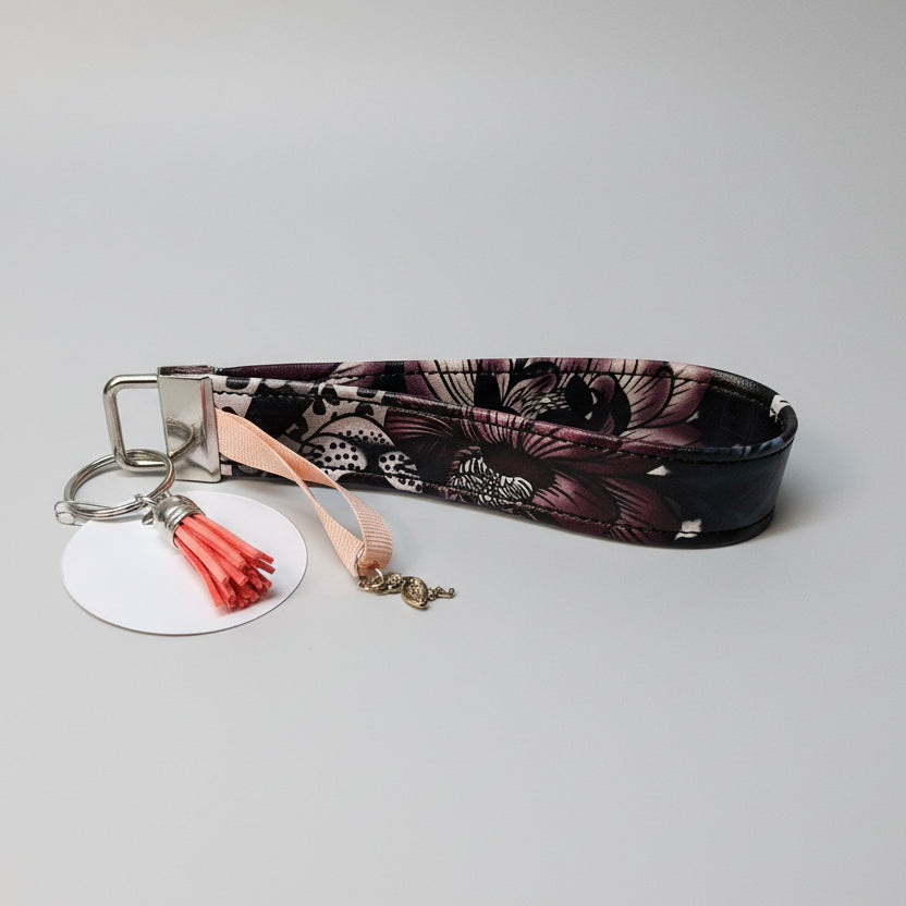 Porte-clé avec sangle en simili cuir