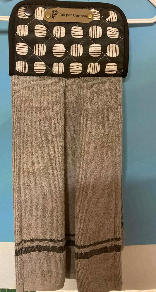 Essuie-Main avec Bouton - Attache Pratique