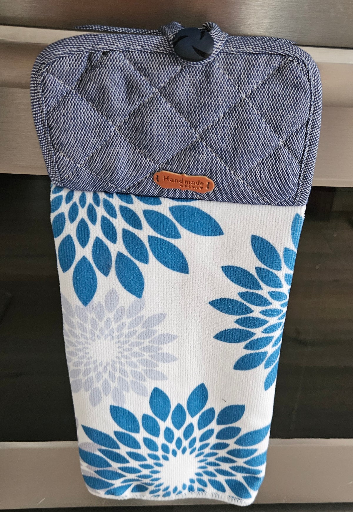 Essuie-Main avec Bouton - Attache Pratique